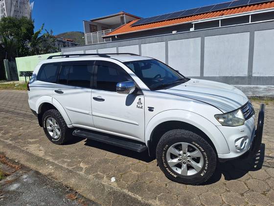 MITSUBISHI PAJERO DAKAR 3.2 HPE 4X4 7 LUGARES 16V TURBO INTERCOOLER DIESEL 4P AUTOMÁTICO MITSUBISHI PAJERO DAKAR 3.2 HPE 4X4 7 LUGARES 16V TURBO INTERCOOLER DIESEL 4P AUTOMÁTICO